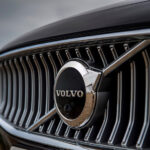 volvo-logo-on-grill-01